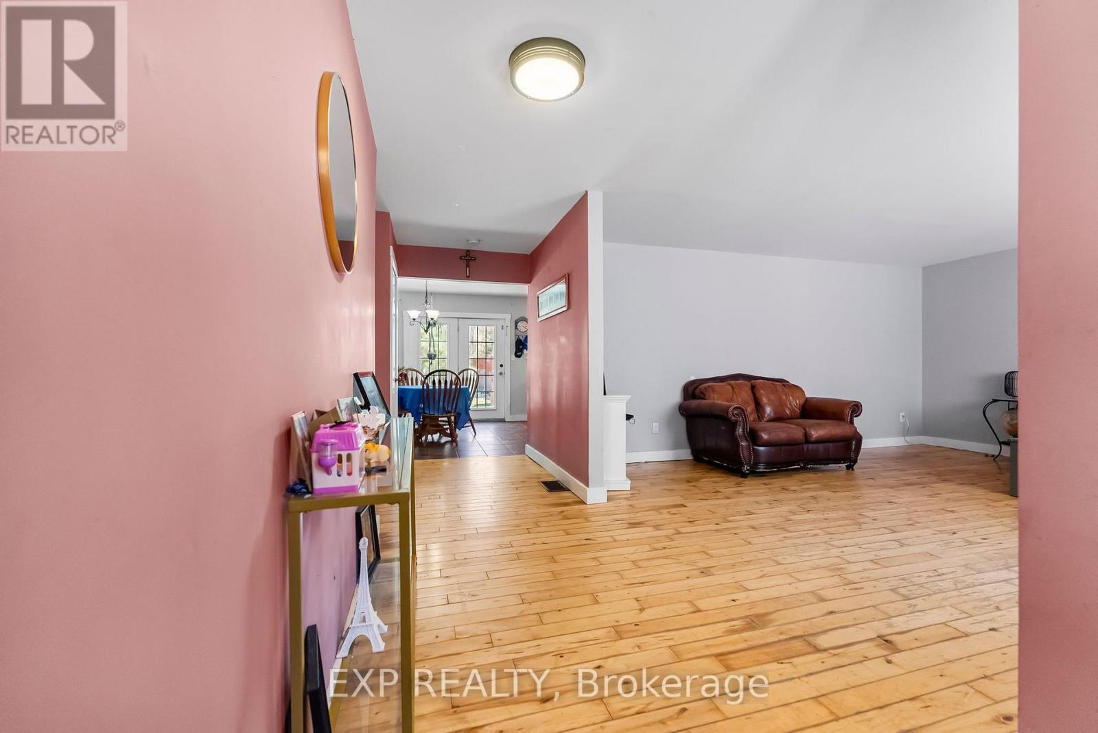 91 Hillcrest Avenue, Killaloe, Ontario  K0J 2N0 - Photo 6 - X12481121