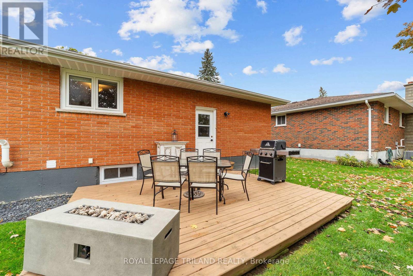 202 Appin Road, Southwest Middlesex, Ontario  N0L 1M0 - Photo 29 - X12481159