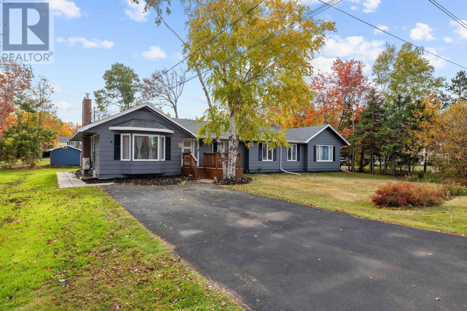 24 Oak Drive, Charlottetown, Prince Edward Island  C1A 6T5 - Photo 3 - 202526581