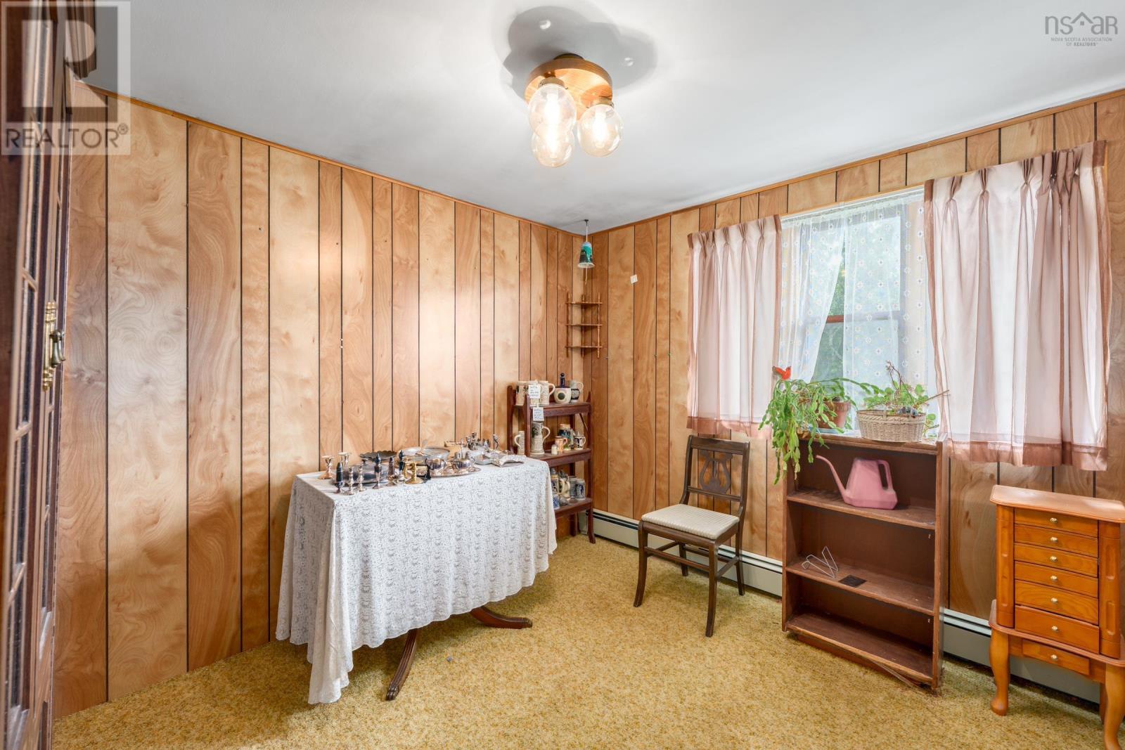 18 Shaw Avenue, Yarmouth, Nova Scotia  B5A 2T9 - Photo 12 - 202518398