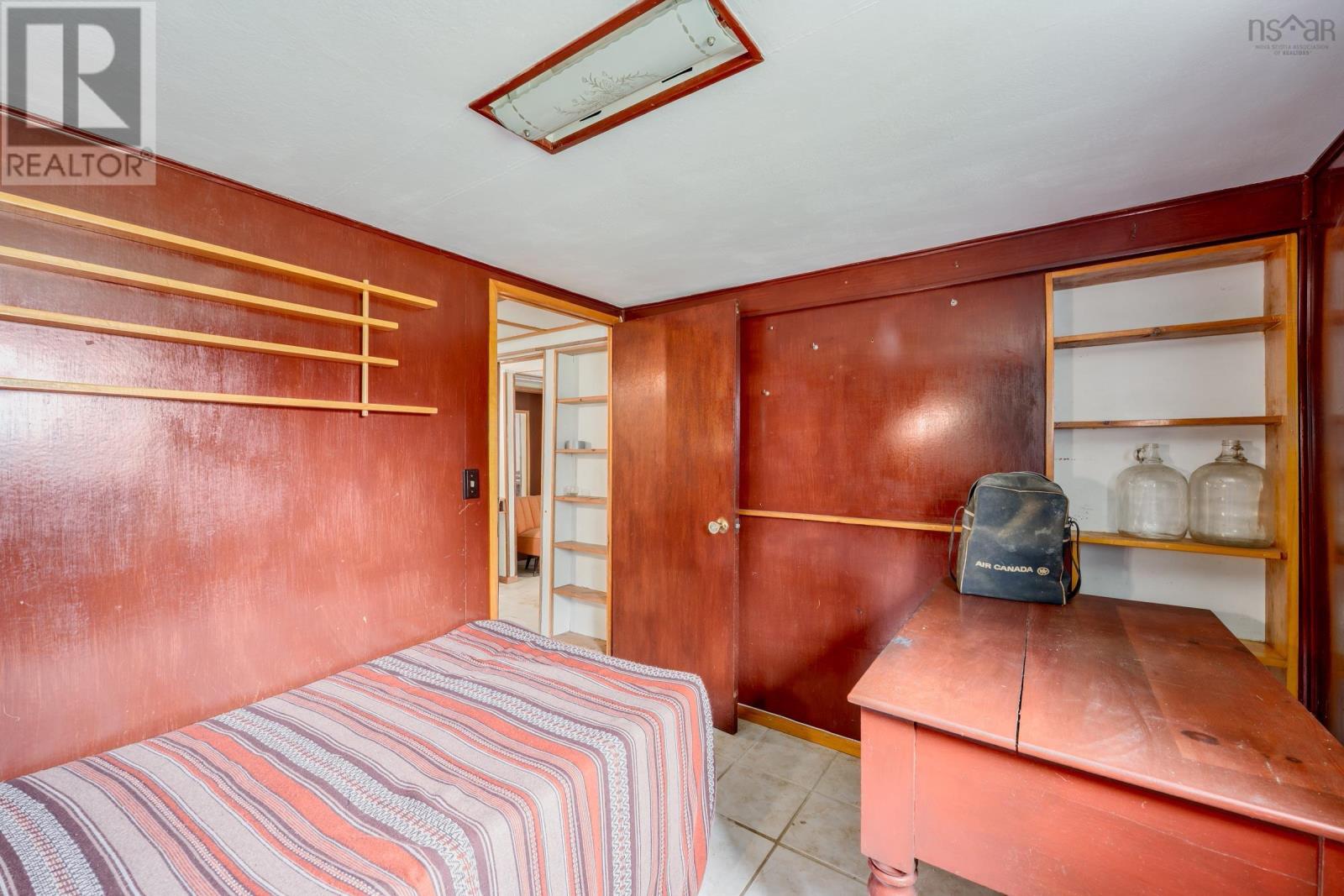 18 Shaw Avenue, Yarmouth, Nova Scotia  B5A 2T9 - Photo 17 - 202518398