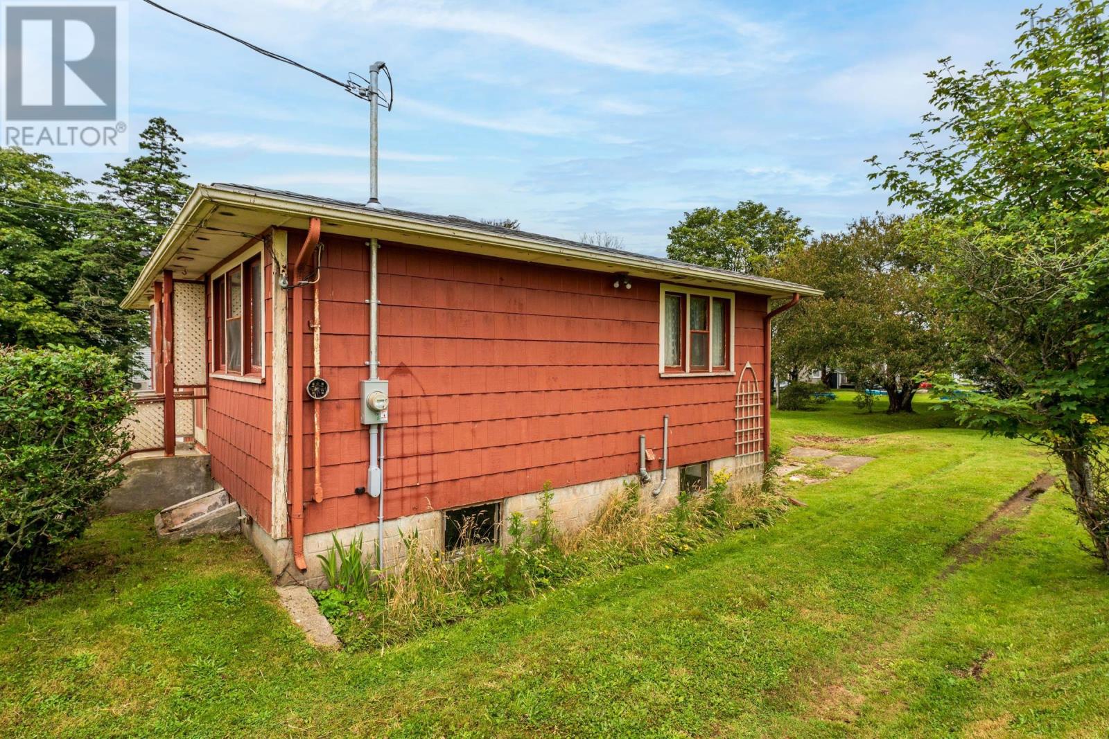 18 Shaw Avenue, Yarmouth, Nova Scotia  B5A 2T9 - Photo 26 - 202518398