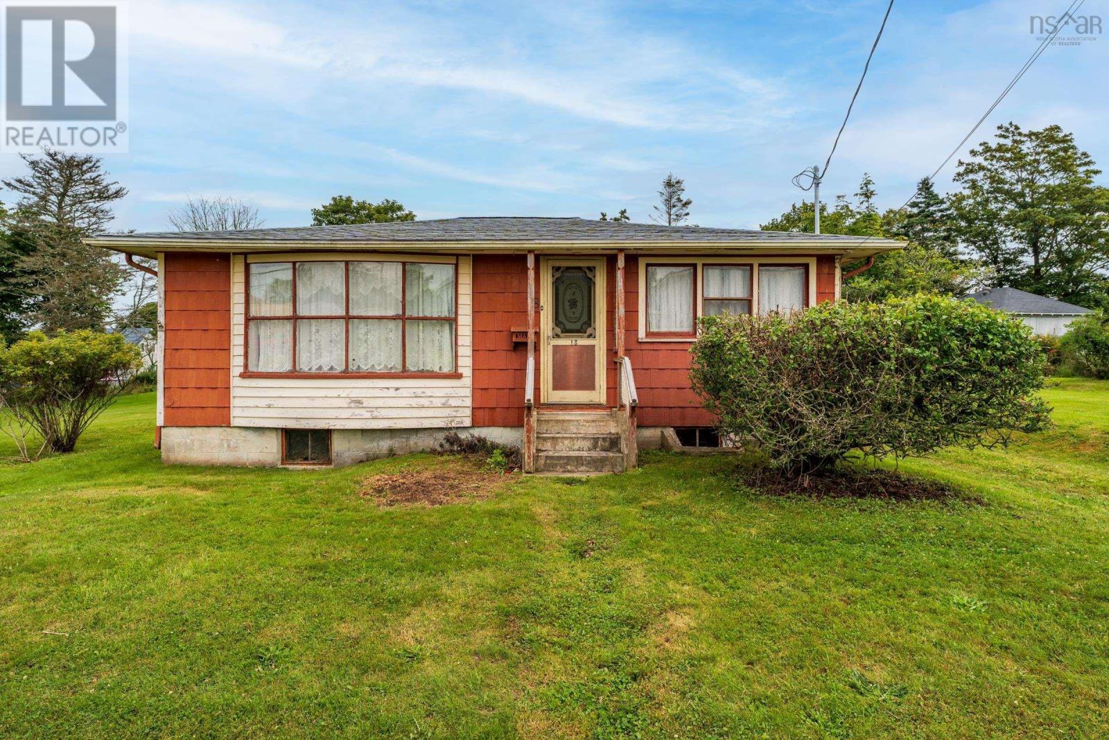 18 Shaw Avenue, Yarmouth, Nova Scotia  B5A 2T9 - Photo 24 - 202518398