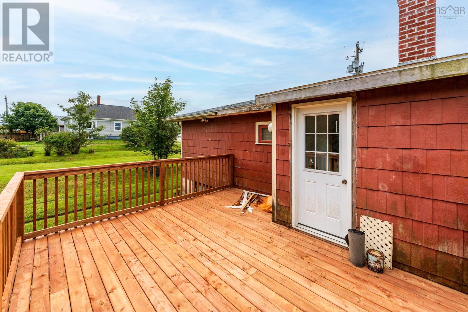 18 Shaw Avenue, Yarmouth, Nova Scotia  B5A 2T9 - Photo 35 - 202518398