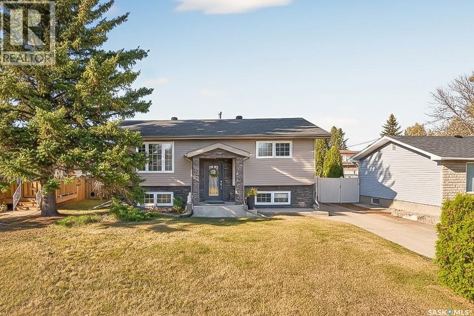 1014 Corman CRESCENT, Moose Jaw, Saskatchewan