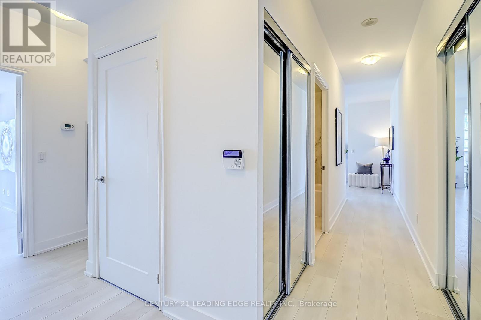 3904 - 318 Richmond Street, Toronto, Ontario  M5V 0B4 - Photo 4 - C12481113