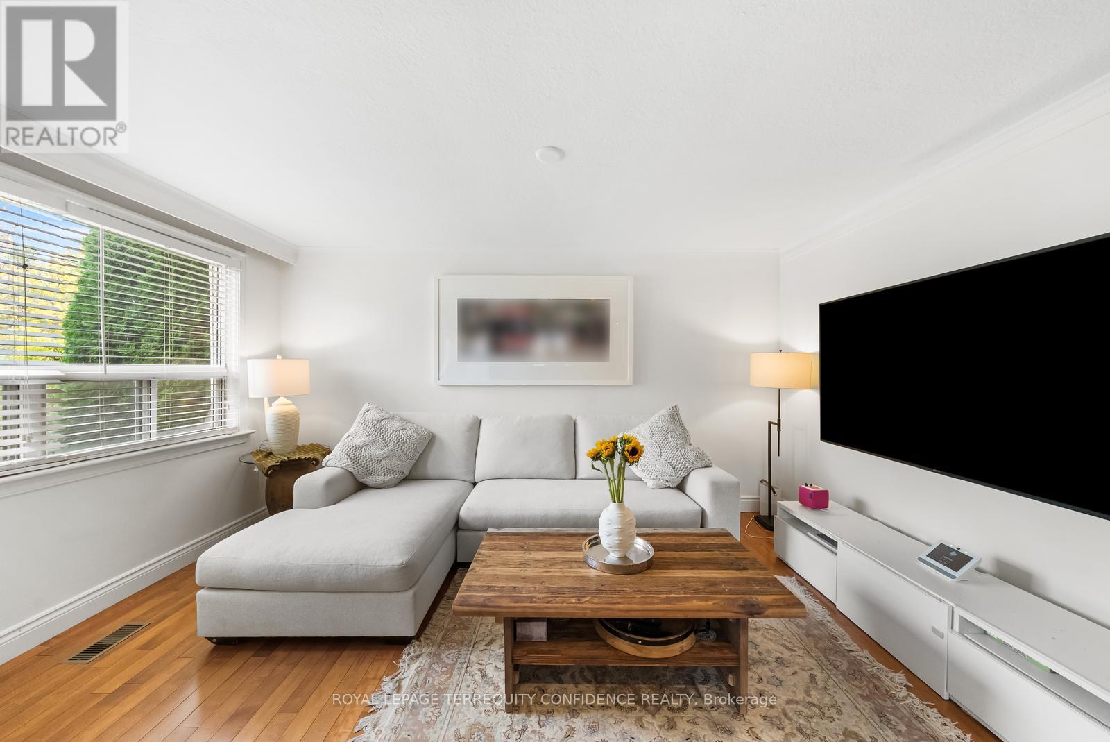 69 Nipigon Avenue, Toronto, Ontario  M2M 2V9 - Photo 3 - C12481164