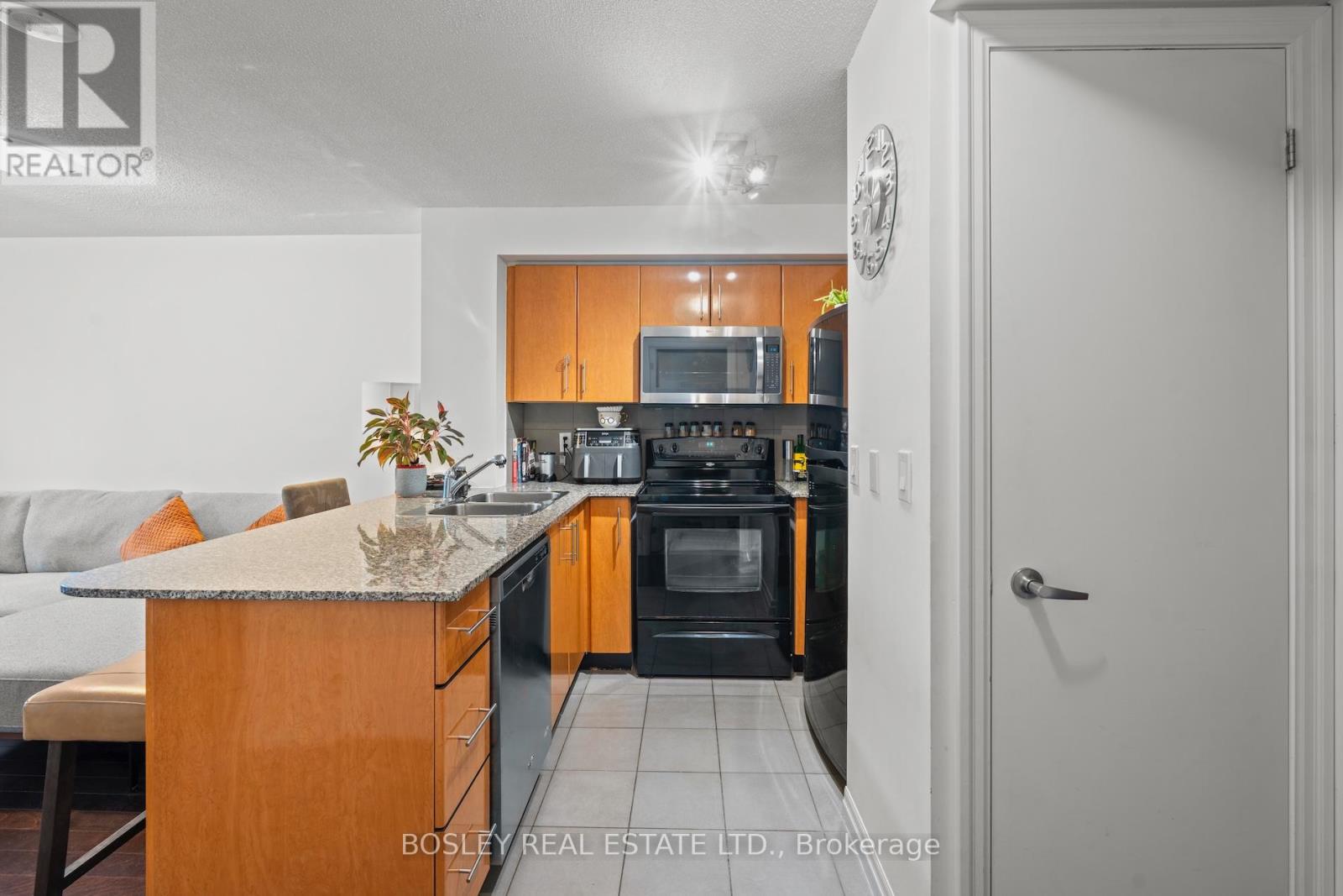 804 - 16 Yonge Street, Toronto, Ontario  M5E 2A1 - Photo 6 - C12479344