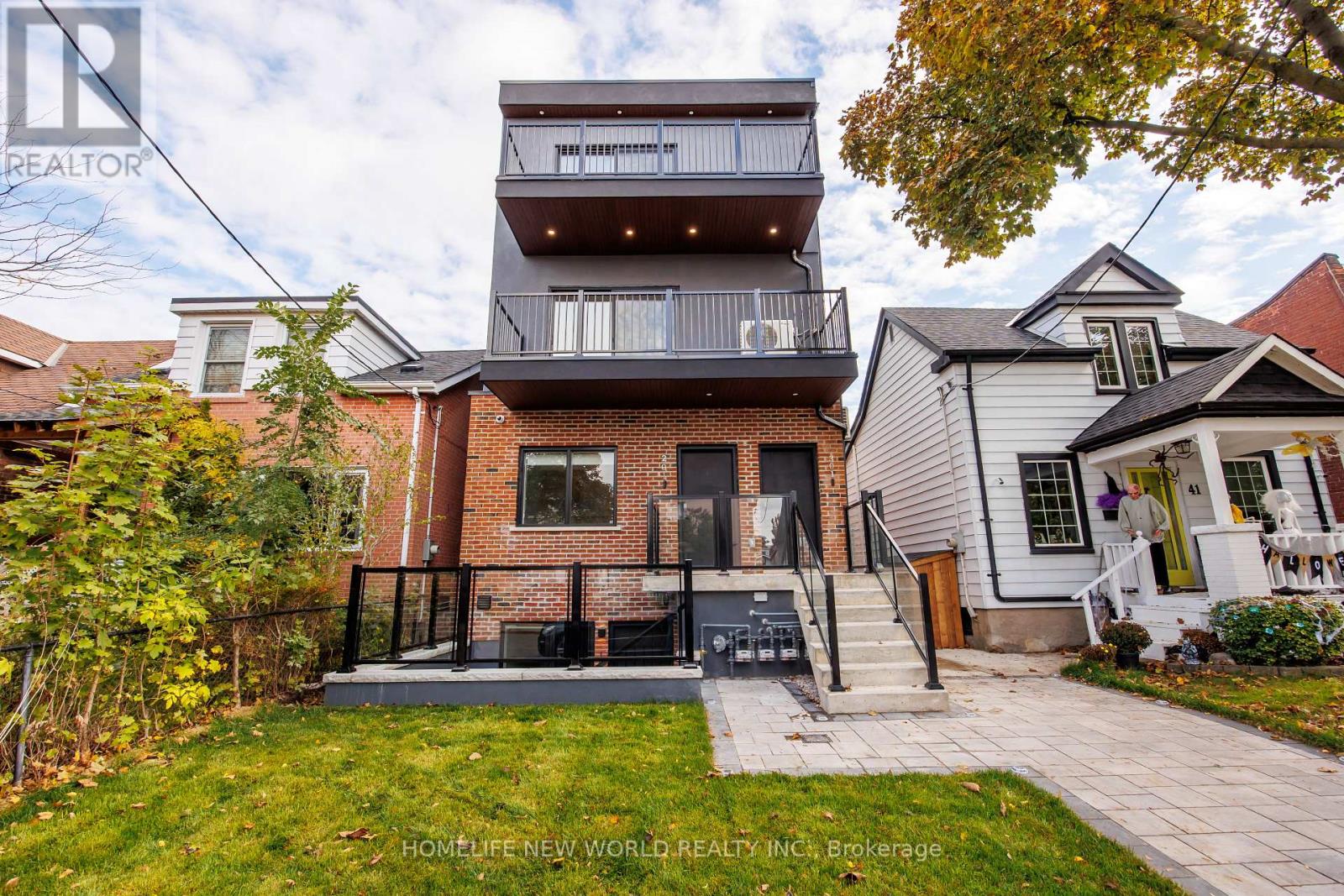 Lease - 1 - 43 Batavia Avenue, Toronto, Ontario  M6N 4A1 - Photo 1 - W12418505