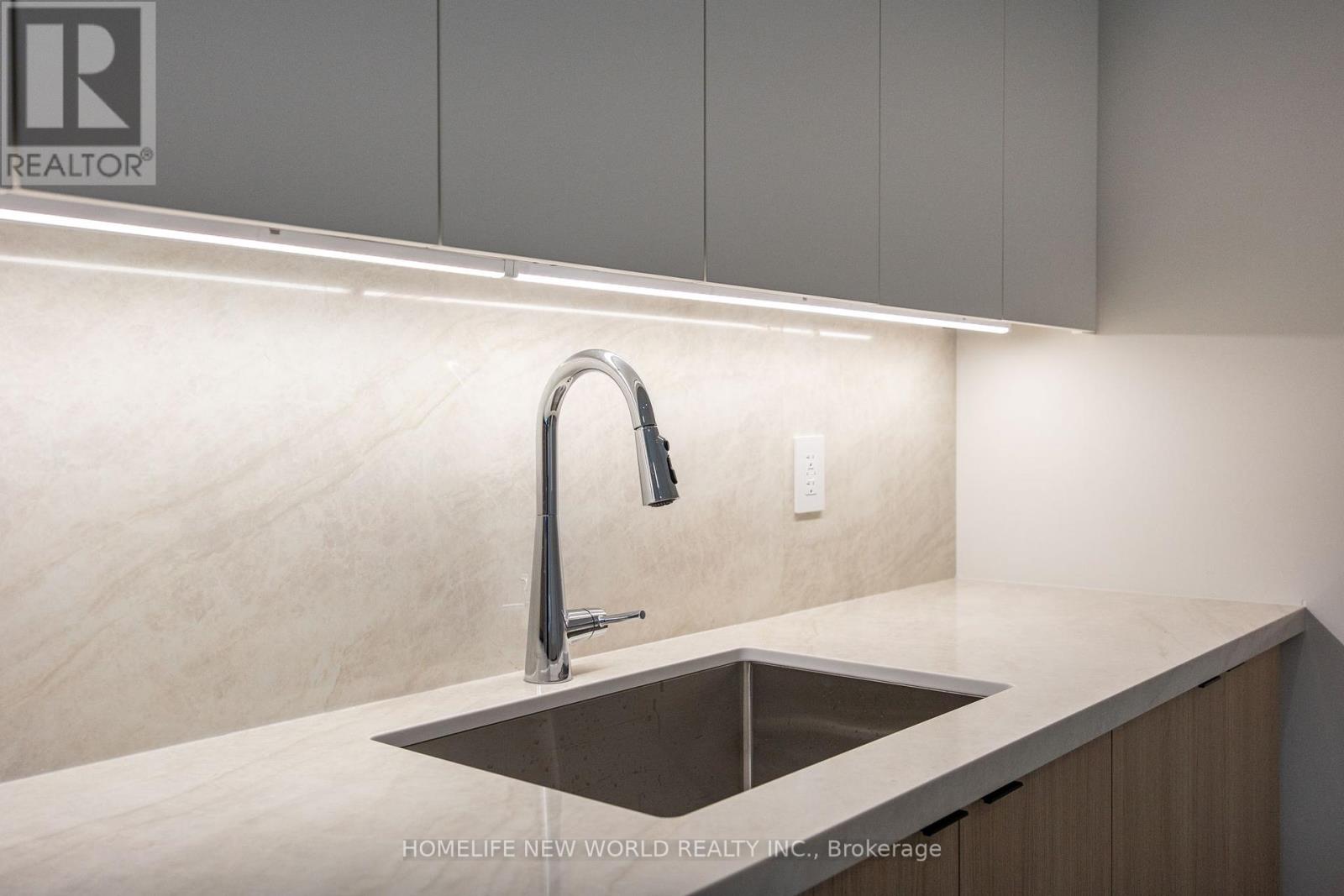 Lease - 401  - 43 Batavia Avenue, Toronto, Ontario  M6N 4A1 - Photo 6 - W12431930