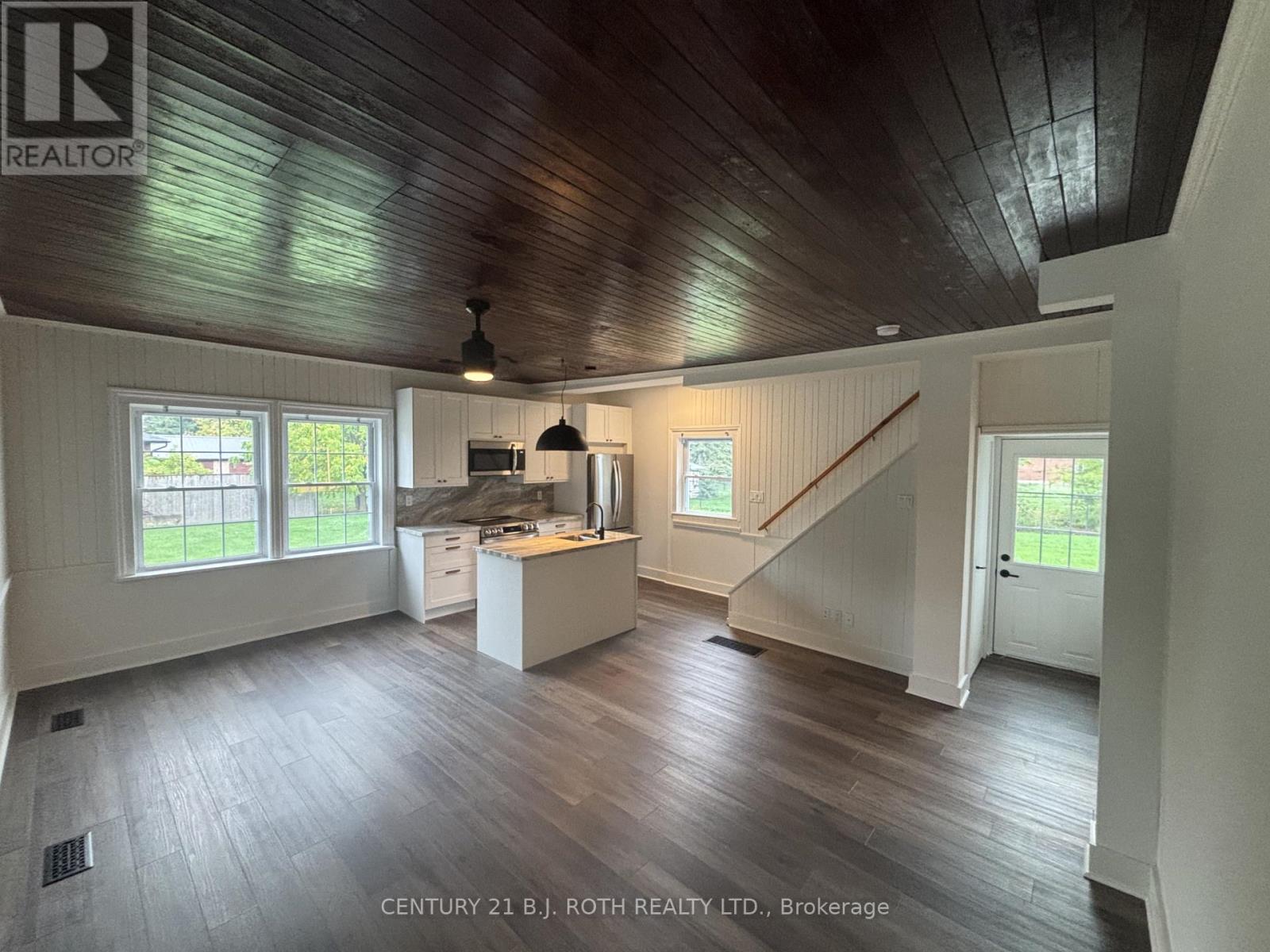 287 Barrie Street, Essa (Thornton), Ontario  L0L 2N0 - Photo 3 - N12481092
