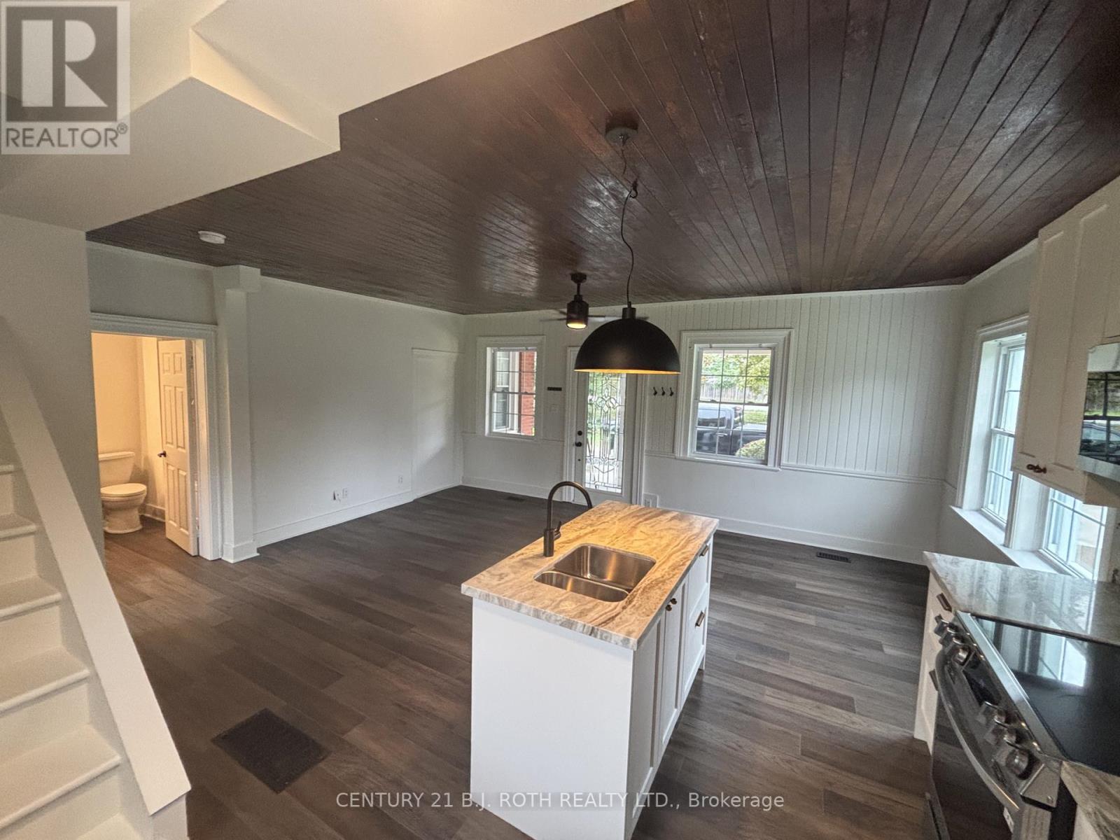 287 Barrie Street, Essa (Thornton), Ontario  L0L 2N0 - Photo 5 - N12481092
