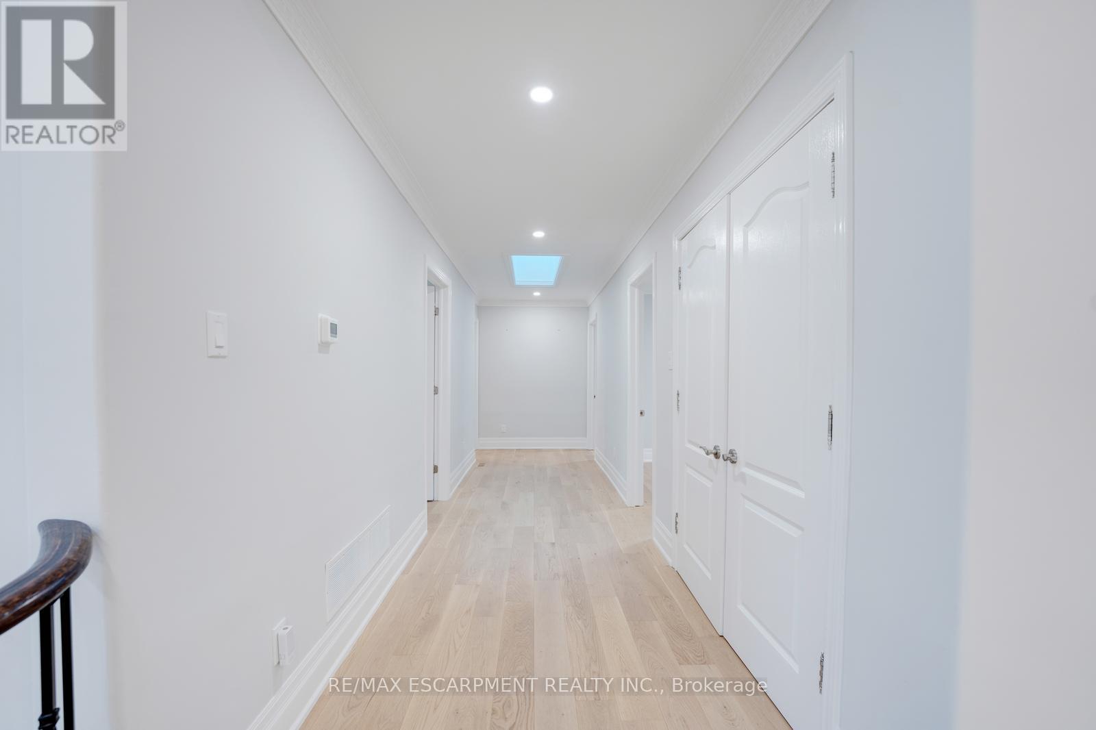 8 Ridgewood Drive, Richmond Hill, Ontario  L4E 3M1 - Photo 25 - N12481165