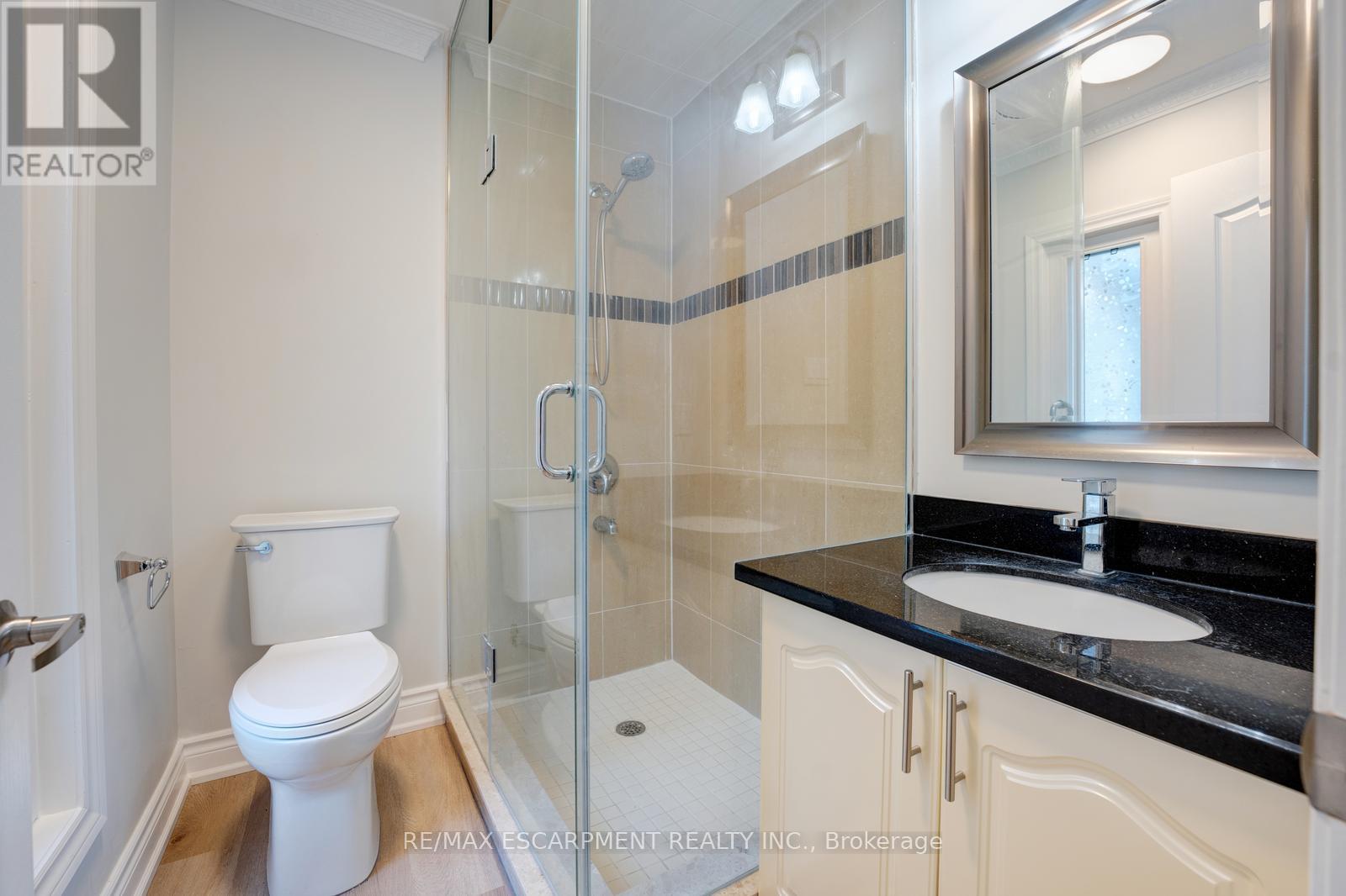 8 Ridgewood Drive, Richmond Hill, Ontario  L4E 3M1 - Photo 27 - N12481165