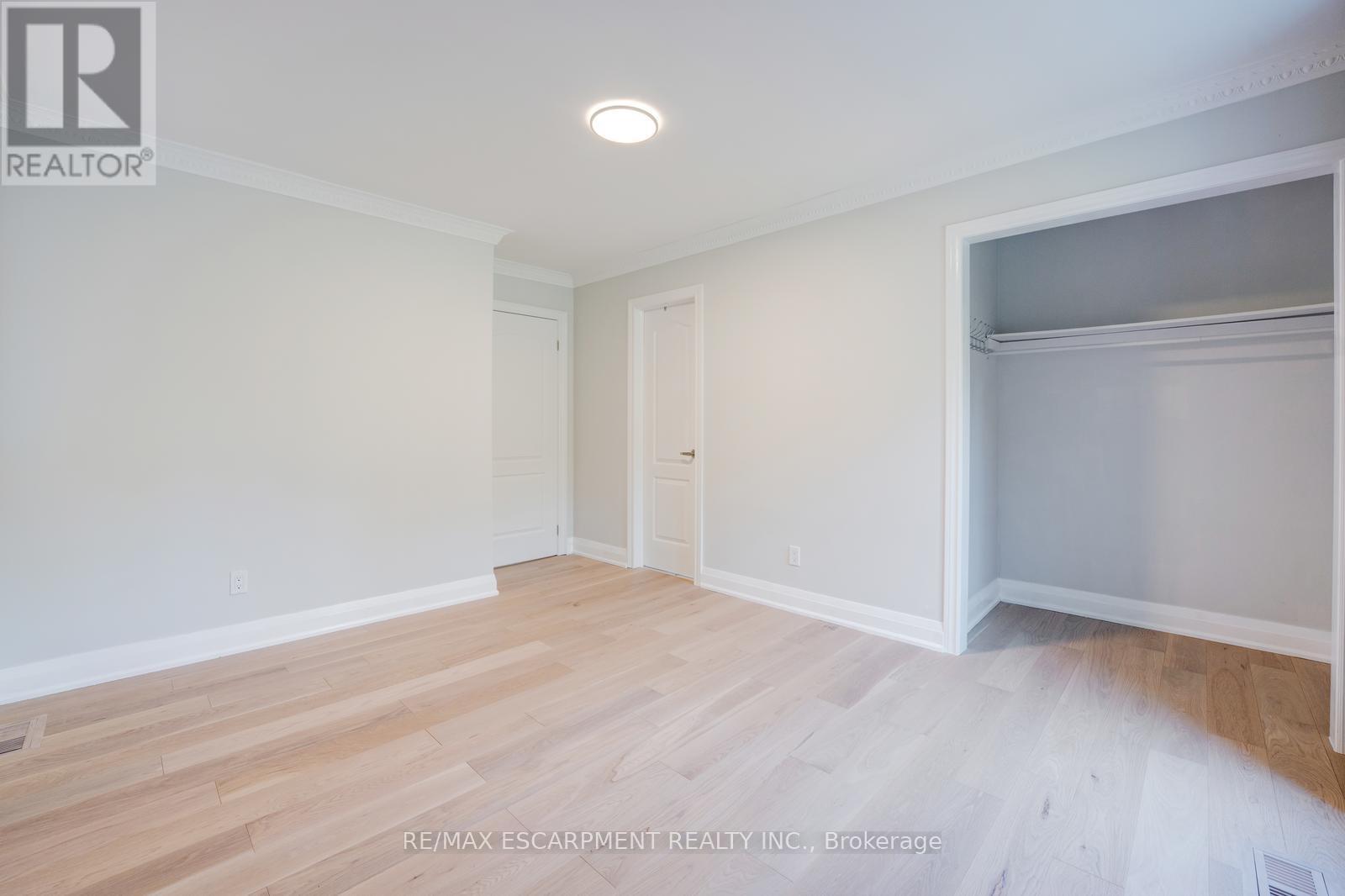 8 Ridgewood Drive, Richmond Hill, Ontario  L4E 3M1 - Photo 33 - N12481165