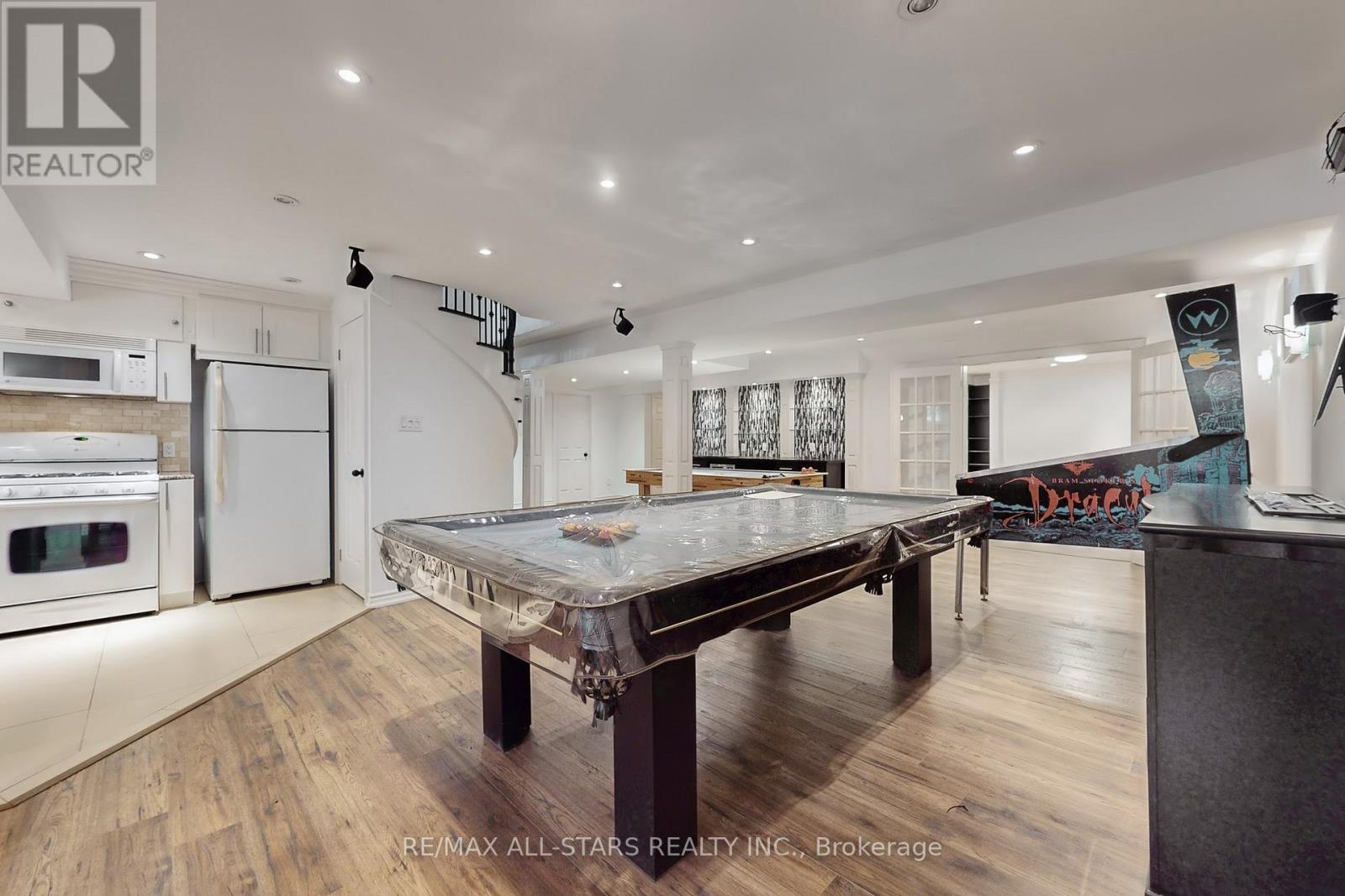 2400 Tesla Crescent, Oakville, Ontario  L6H 7T6 - Photo 33 - W12480334
