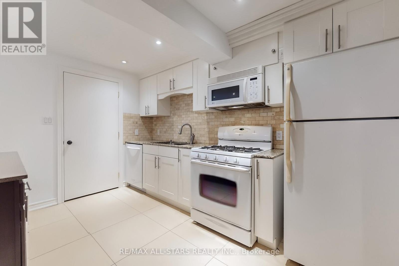2400 Tesla Crescent, Oakville, Ontario  L6H 7T6 - Photo 37 - W12480334