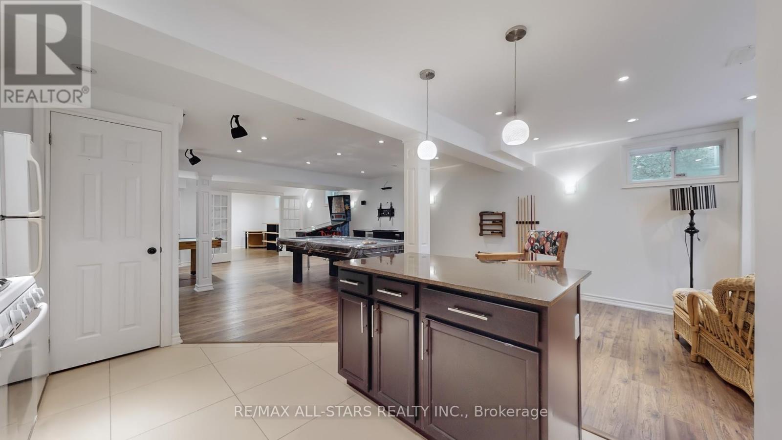 2400 Tesla Crescent, Oakville, Ontario  L6H 7T6 - Photo 39 - W12480334