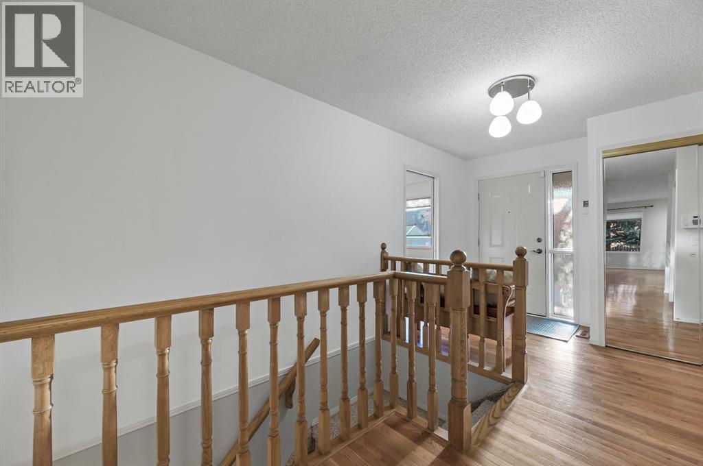 11, Coach Side Terrace Sw, Calgary, Alberta  T3H 1L6 - Photo 15 - A2266586