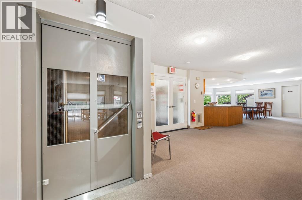 11, Coach Side Terrace Sw, Calgary, Alberta  T3H 1L6 - Photo 44 - A2266586