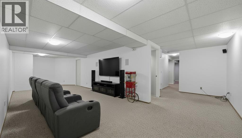 11, Coach Side Terrace Sw, Calgary, Alberta  T3H 1L6 - Photo 23 - A2266586