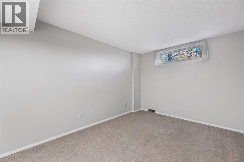 11, Coach Side Terrace Sw, Calgary, Alberta  T3H 1L6 - Photo 26 - A2266586