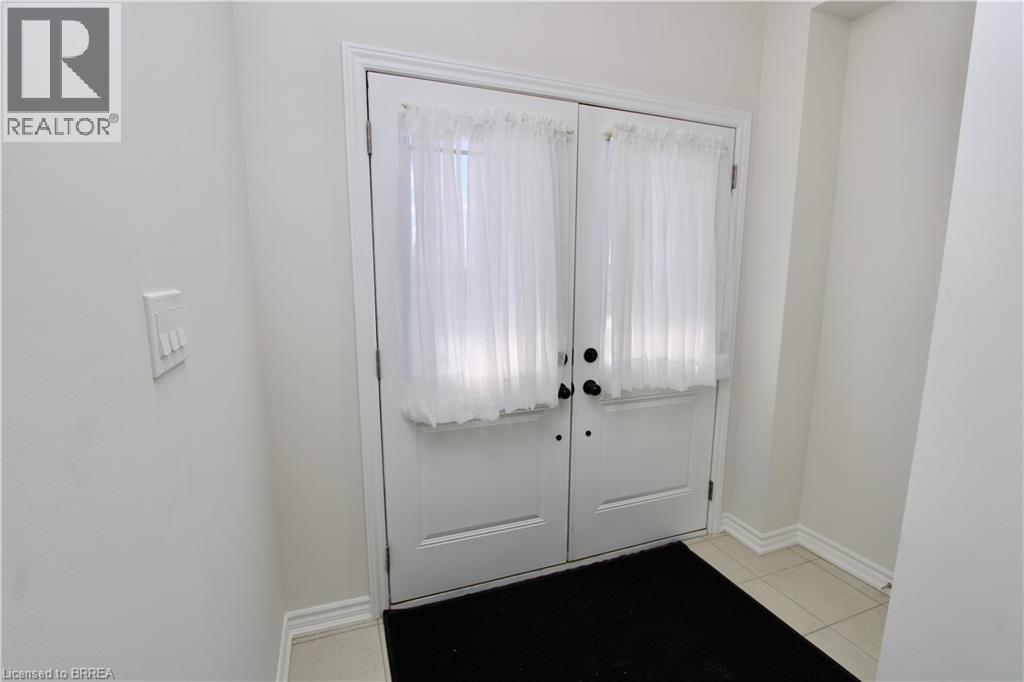 42 Bruton Street, Thorold, Ontario  L2V 0J6 - Photo 5 - 40782073