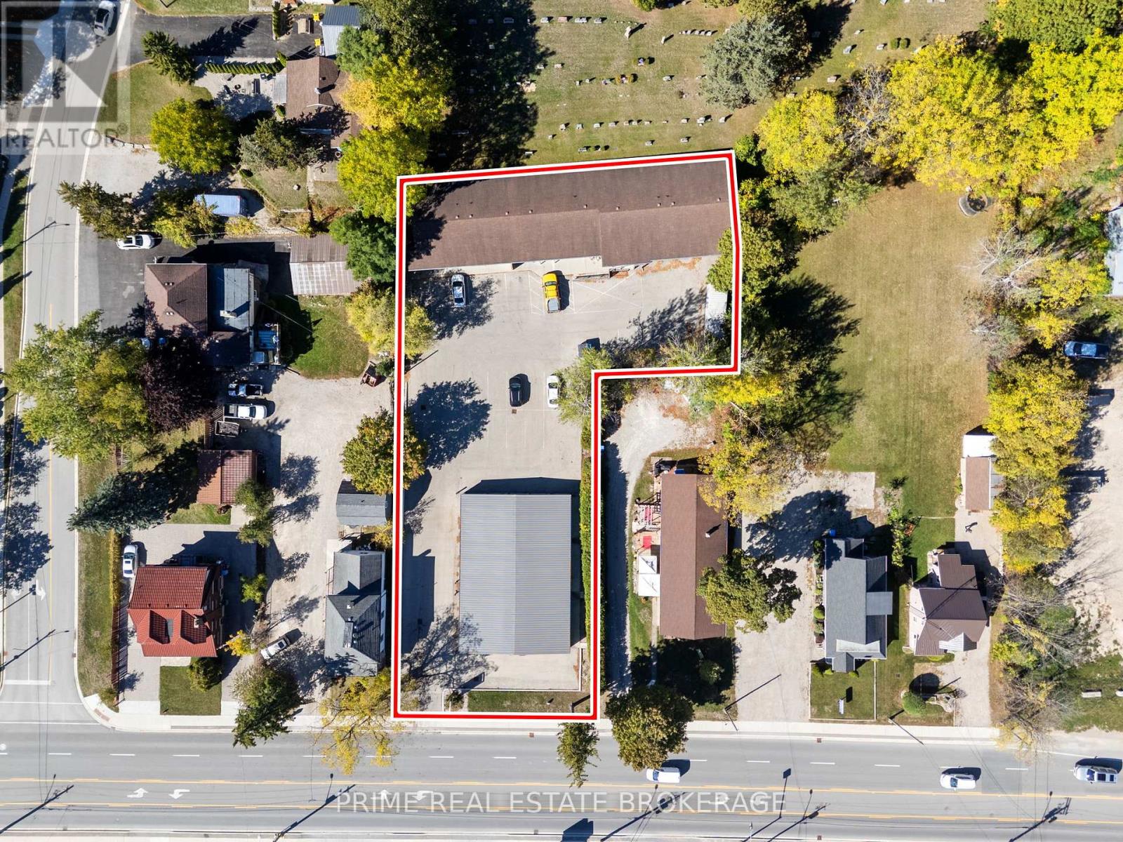 47 Ontario Street N, Lambton Shores, Ontario  N0M 1T0 - Photo 3 - X12481204