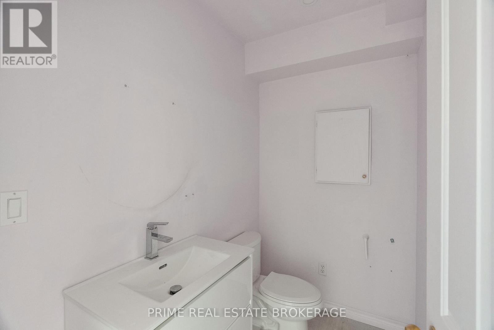 47 Ontario Street N, Lambton Shores, Ontario  N0M 1T0 - Photo 37 - X12481204