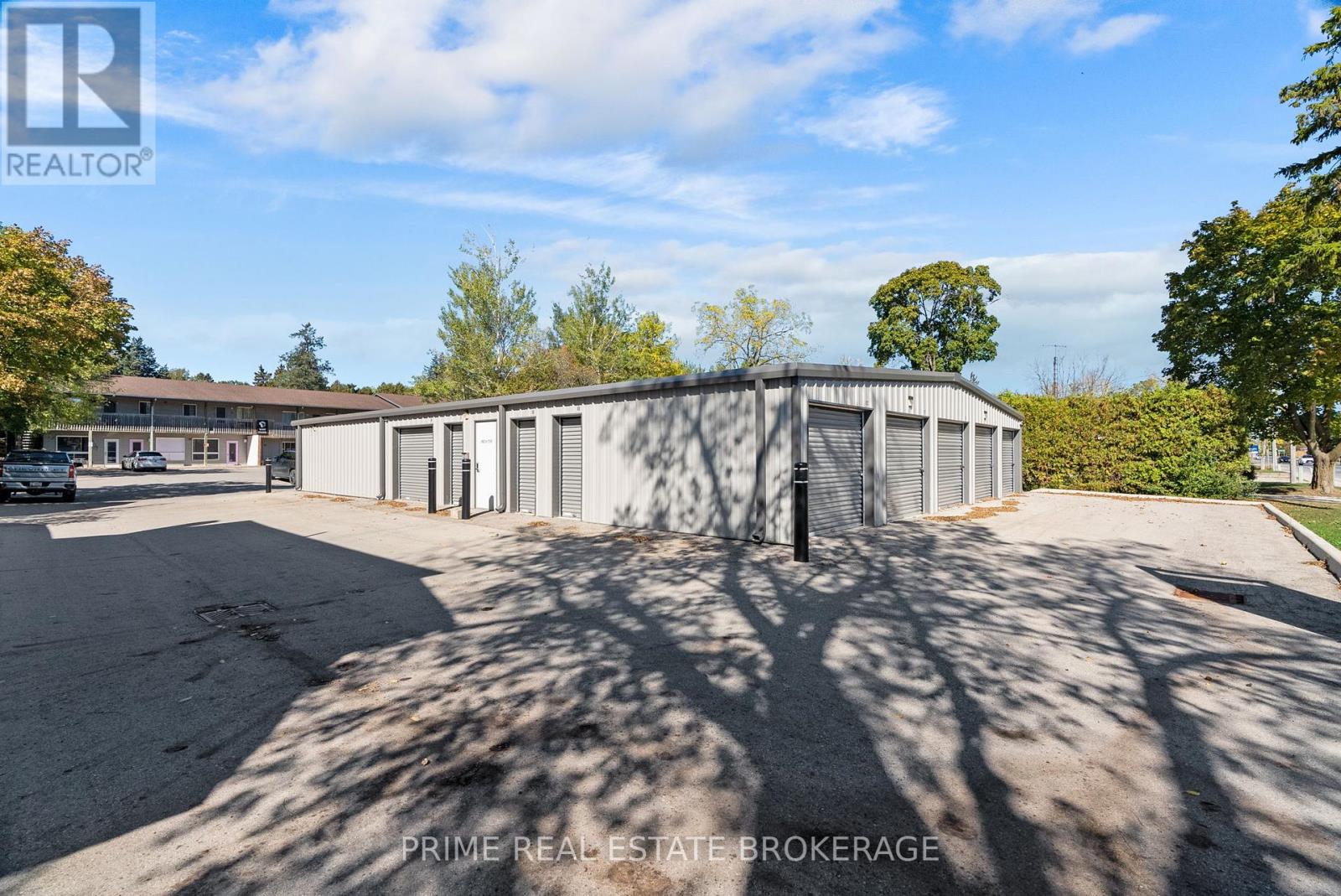 47 Ontario Street N, Lambton Shores, Ontario  N0M 1T0 - Photo 8 - X12481204