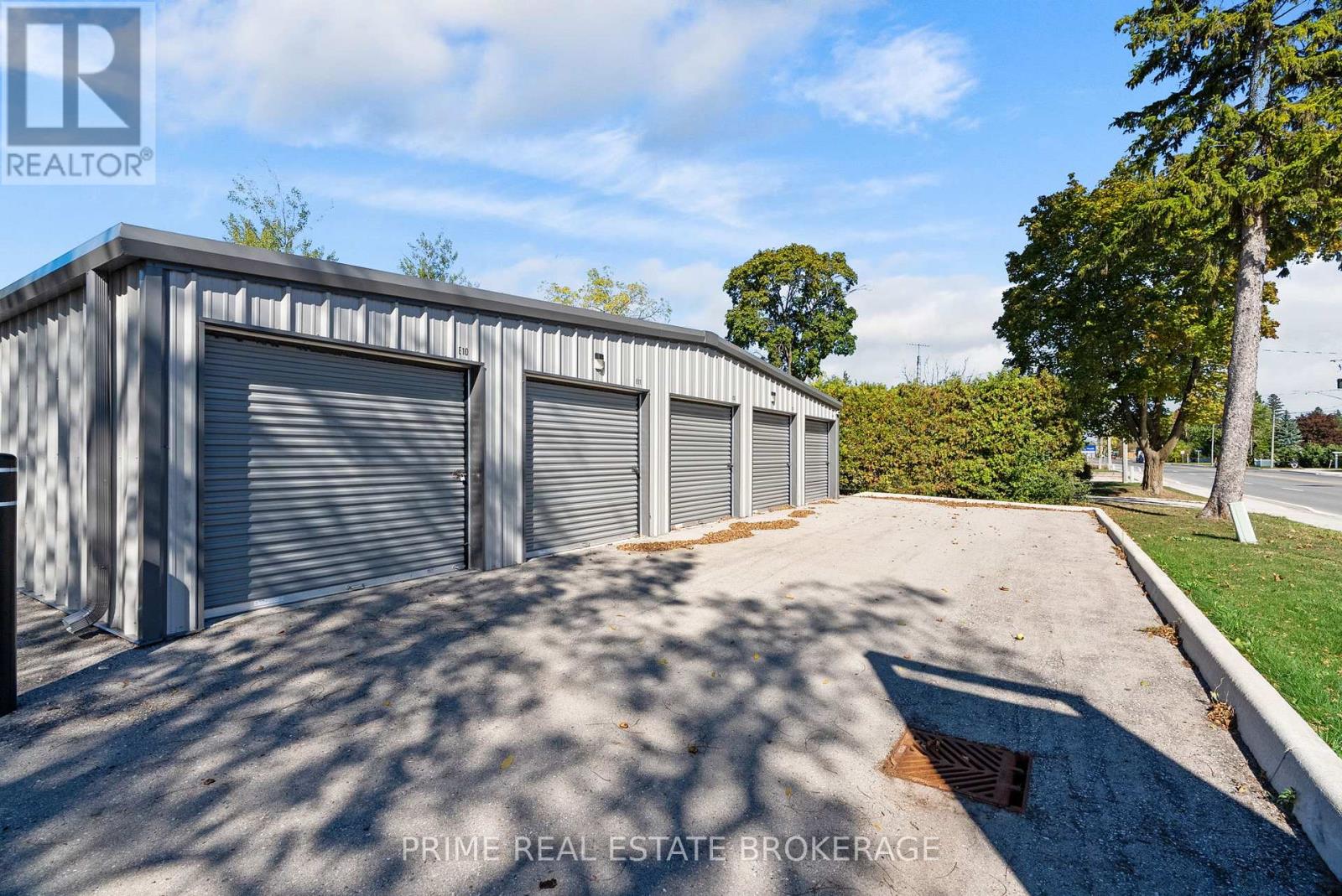 47 Ontario Street N, Lambton Shores, Ontario  N0M 1T0 - Photo 9 - X12481204