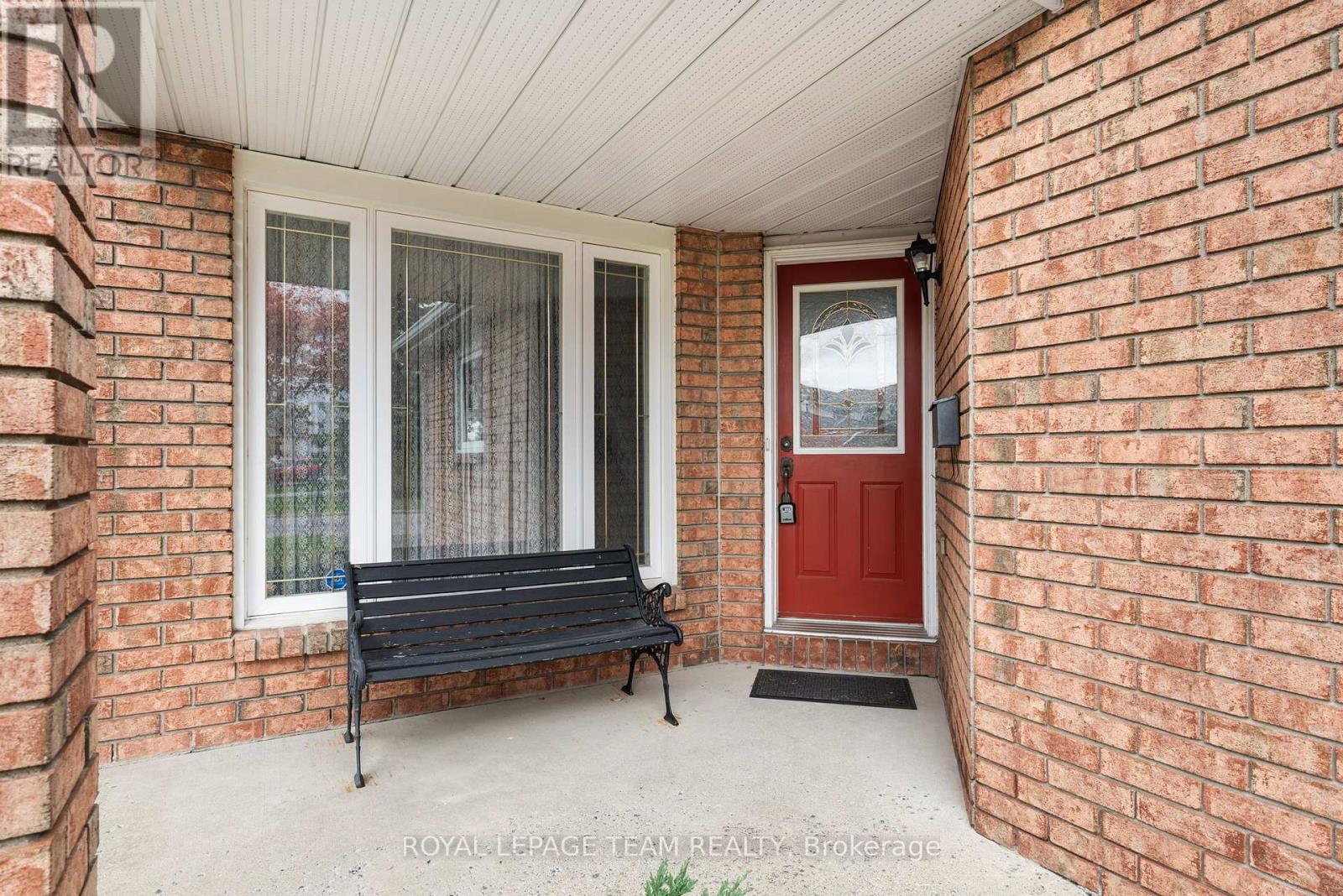 937 Sheenboro Crescent, Ottawa, Ontario  K4A 3M6 - Photo 2 - X12481177