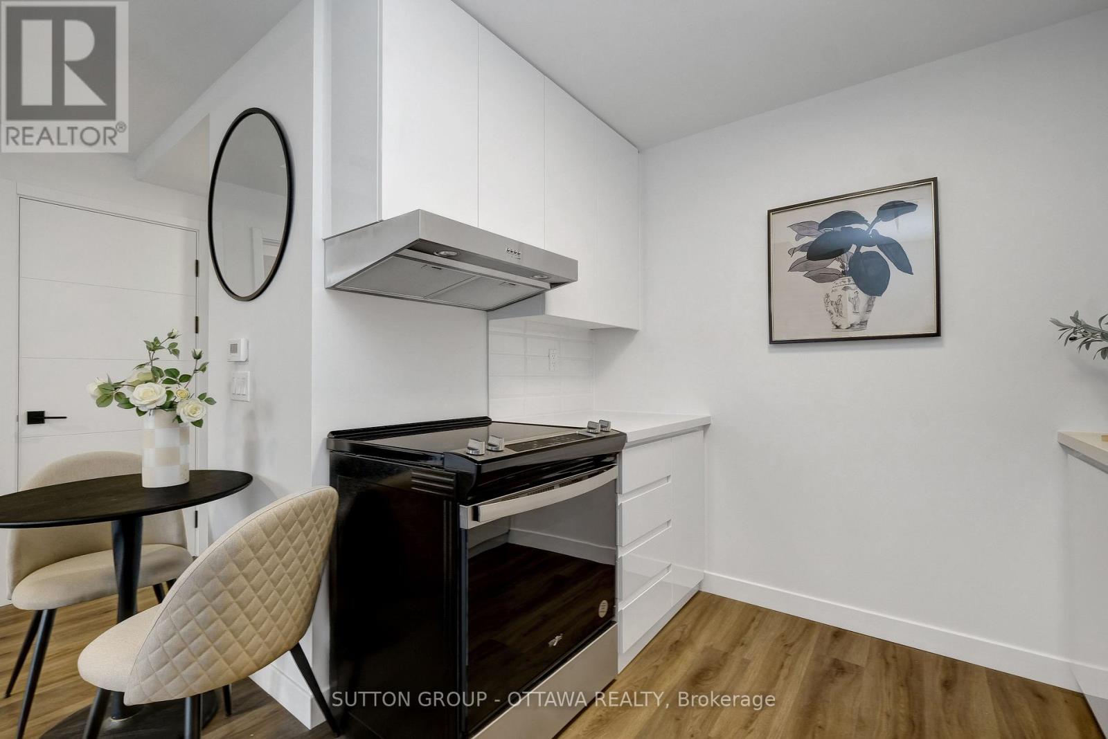 407 - 399 Winston Avenue, Ottawa, Ontario  K2A 1Y8 - Photo 14 - X12481210