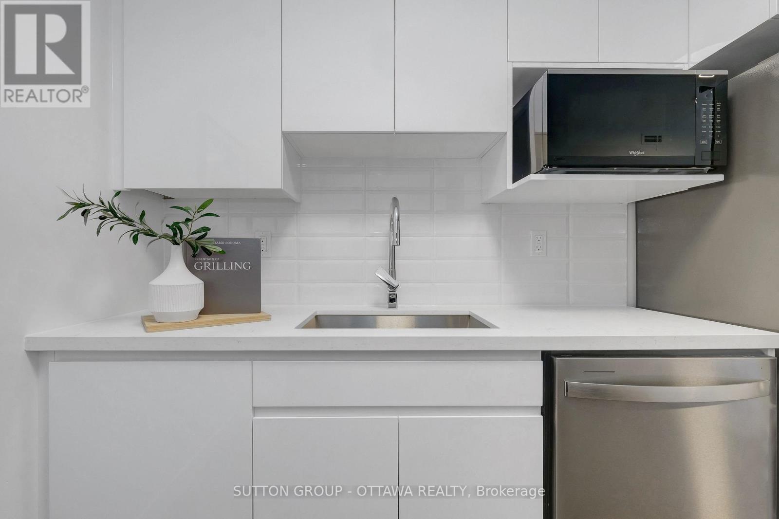 407 - 399 Winston Avenue, Ottawa, Ontario  K2A 1Y8 - Photo 15 - X12481210