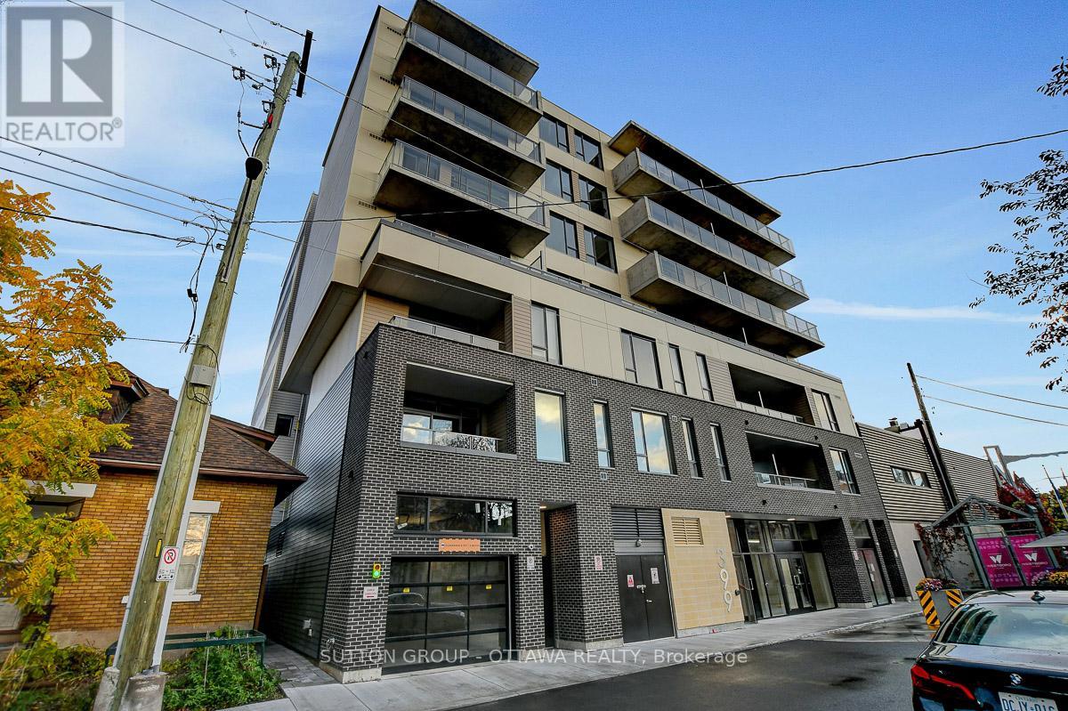 407 - 399 Winston Avenue, Ottawa, Ontario  K2A 1Y8 - Photo 2 - X12481210