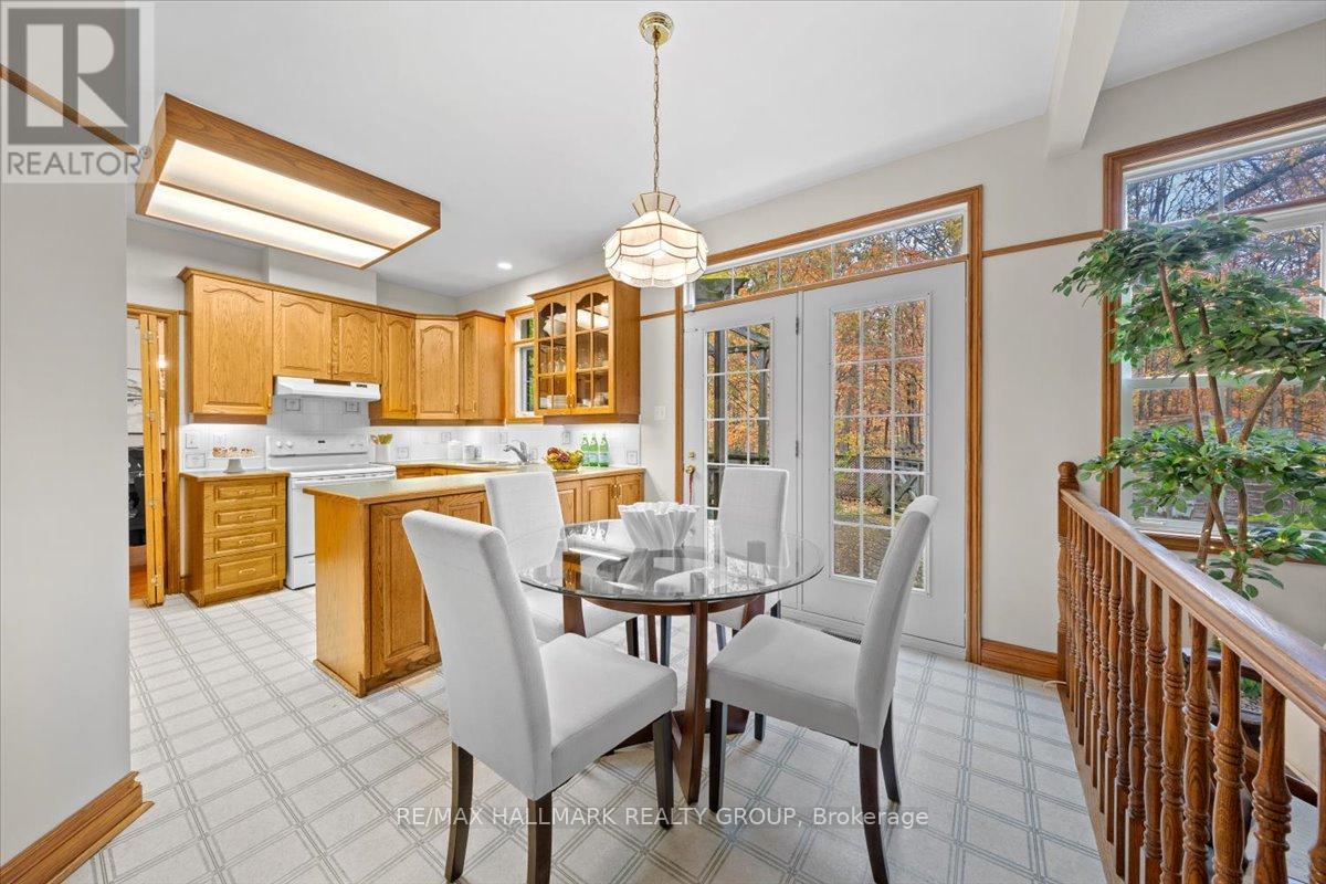 67 Mattawa Crescent, Ottawa, Ontario  K2M 2E8 - Photo 15 - X12481217