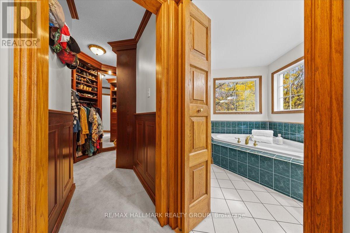 67 Mattawa Crescent, Ottawa, Ontario  K2M 2E8 - Photo 22 - X12481217