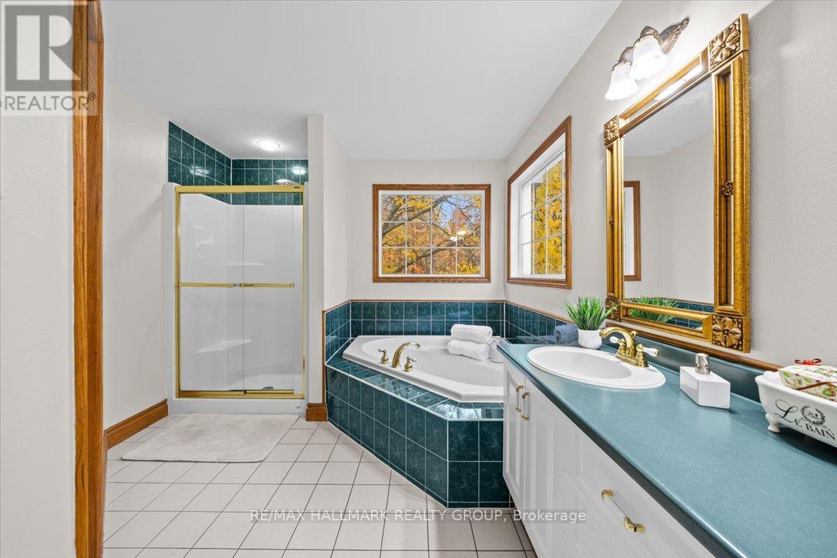 67 Mattawa Crescent, Ottawa, Ontario  K2M 2E8 - Photo 24 - X12481217