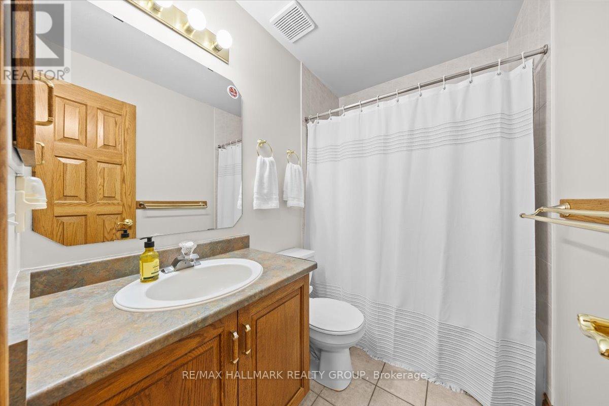 67 Mattawa Crescent, Ottawa, Ontario  K2M 2E8 - Photo 31 - X12481217