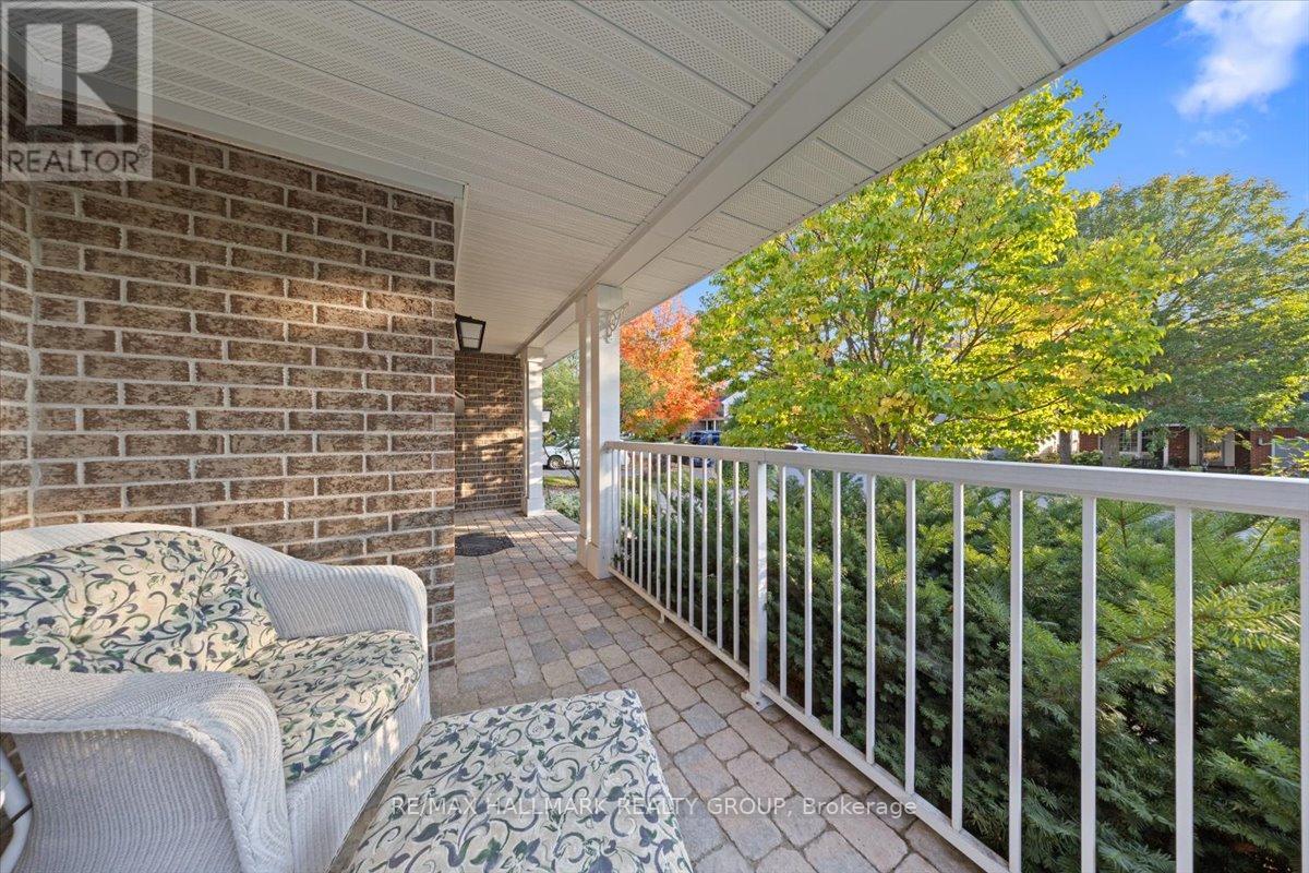 67 Mattawa Crescent, Ottawa, Ontario  K2M 2E8 - Photo 5 - X12481217