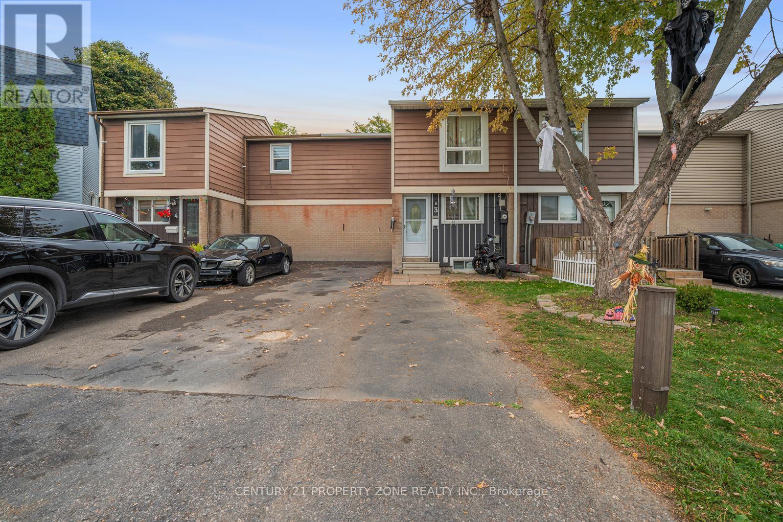 3 JASMINE SQUARE, Brampton, Ontario