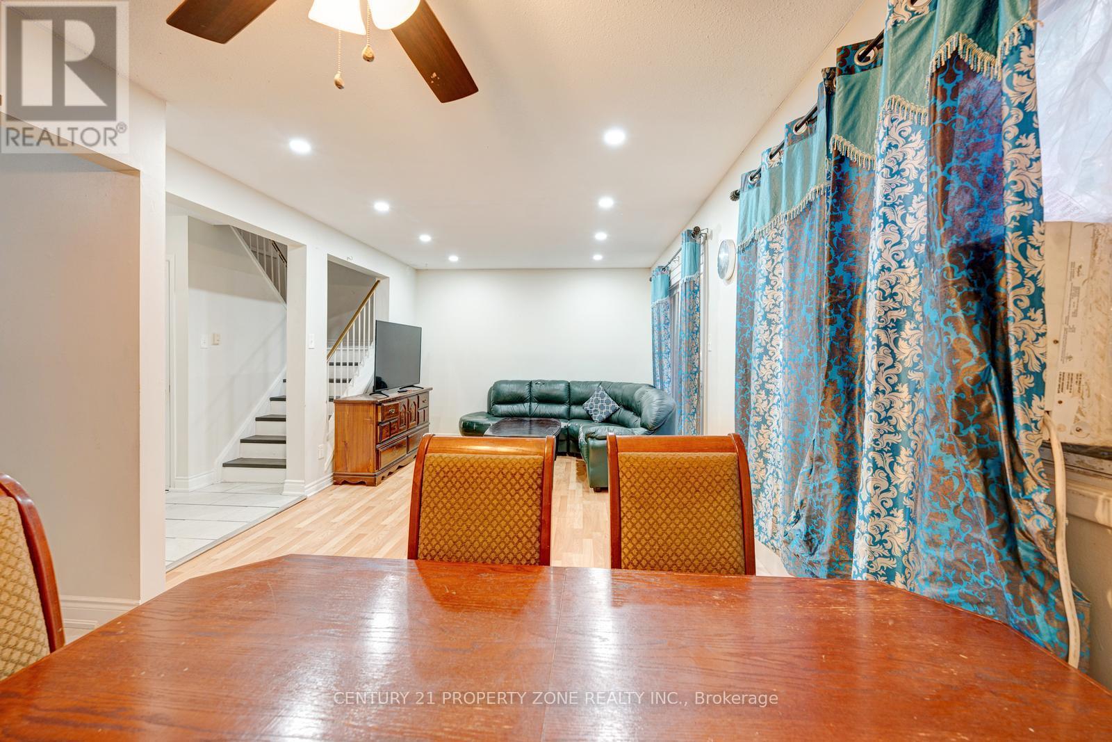 3 Jasmine Square, Brampton, Ontario  L6S 2N1 - Photo 10 - W12481088