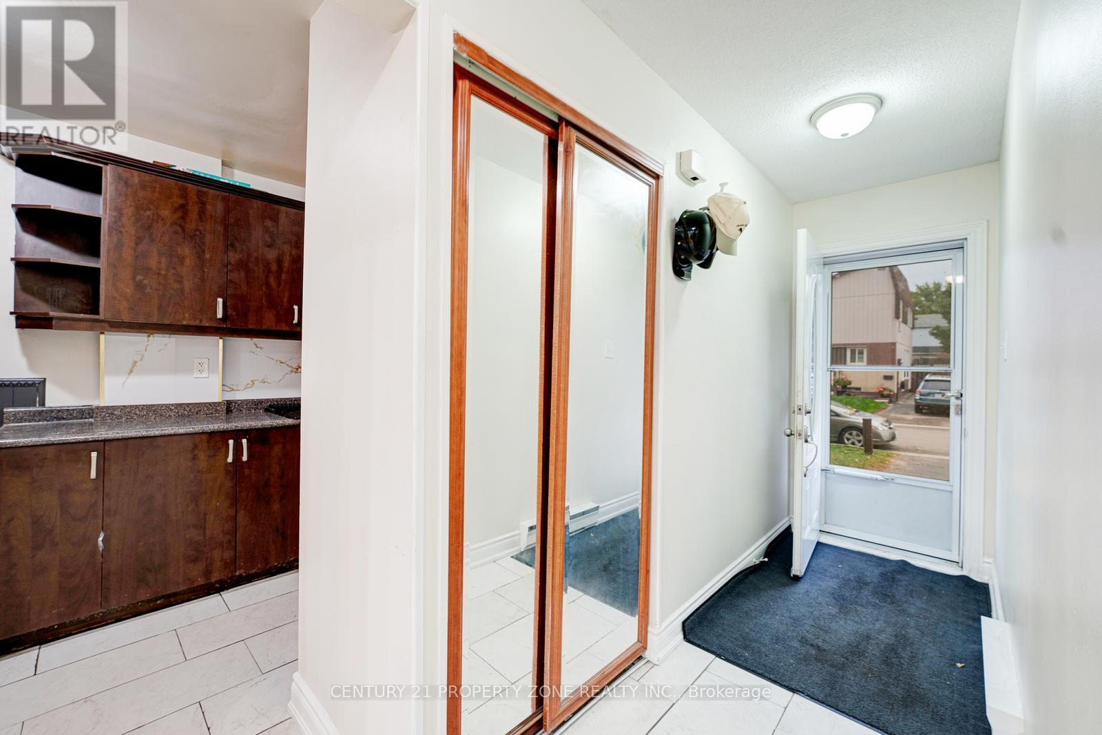 3 Jasmine Square, Brampton, Ontario  L6S 2N1 - Photo 16 - W12481088