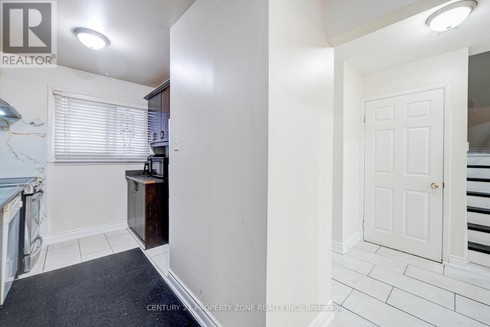 3 Jasmine Square, Brampton, Ontario  L6S 2N1 - Photo 18 - W12481088