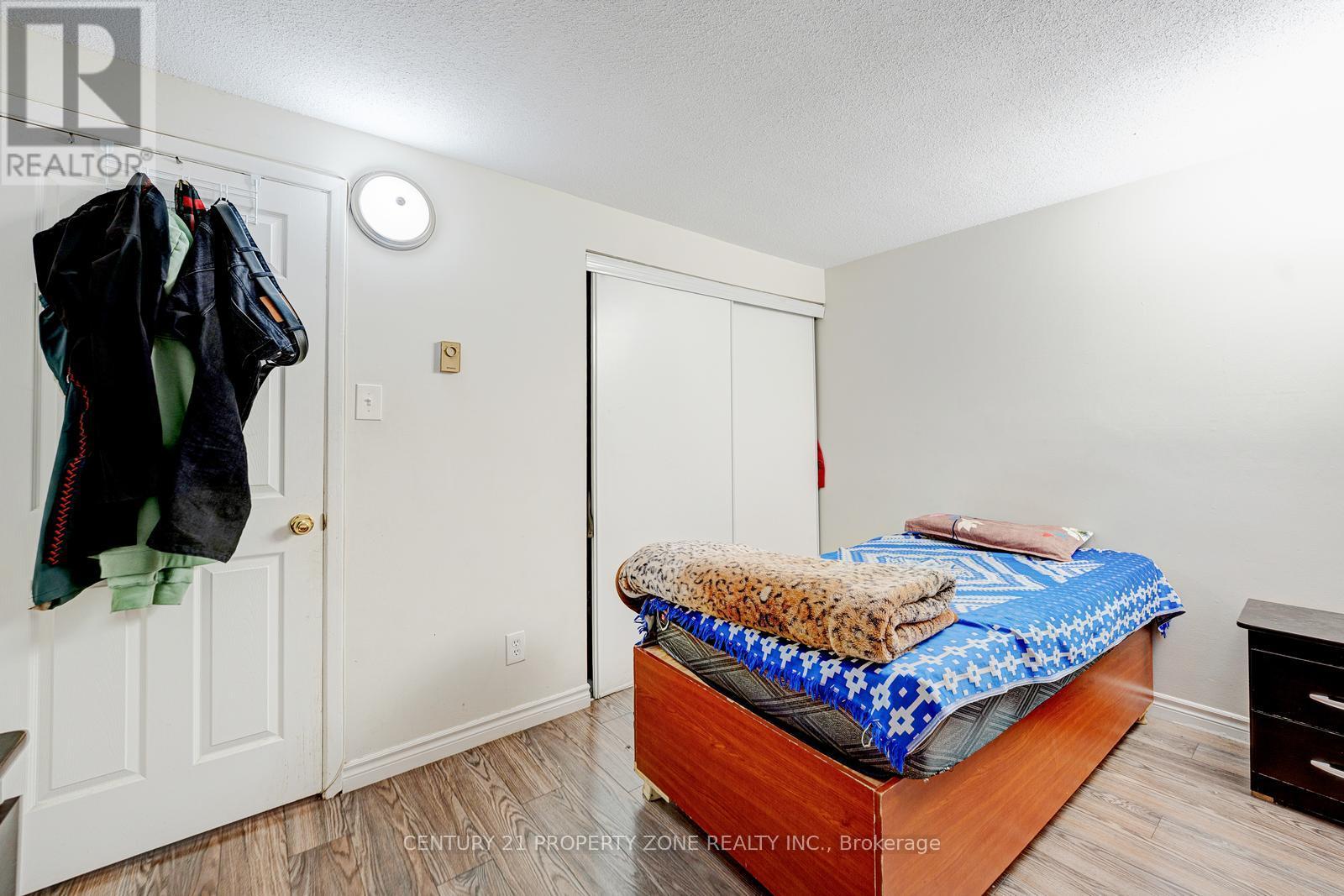 3 Jasmine Square, Brampton, Ontario  L6S 2N1 - Photo 25 - W12481088