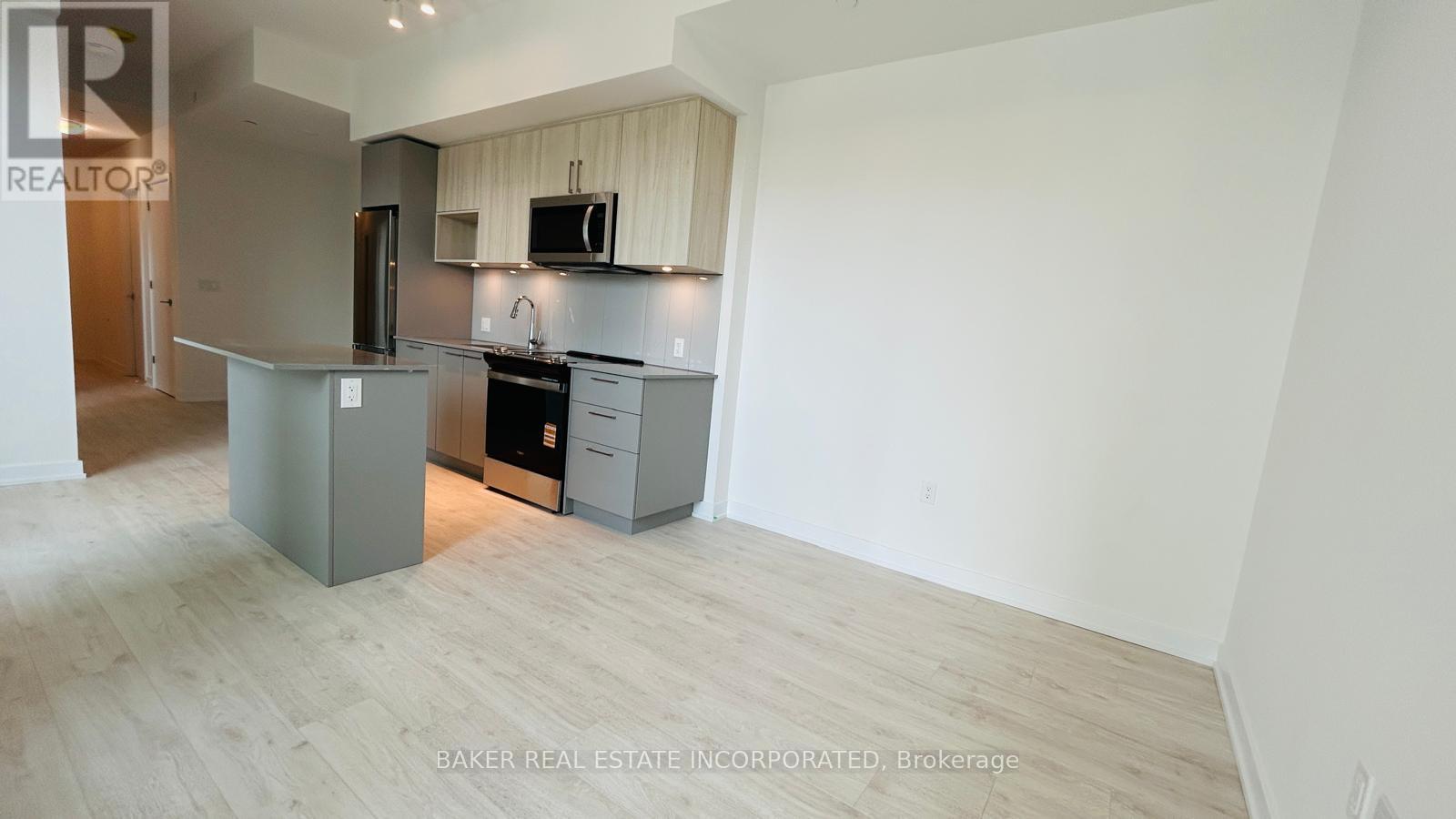 201 - 500 Plains Road E, Burlington, Ontario  L7T 2E1 - Photo 5 - W12481097