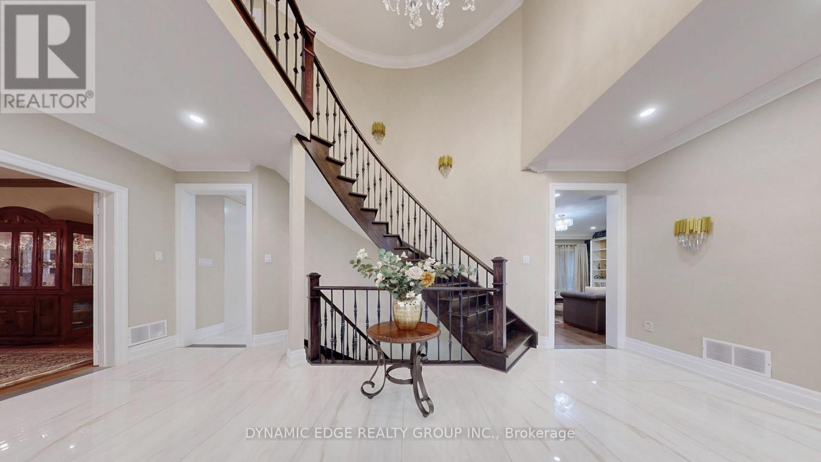 5351 Forest Ridge Drive E, Mississauga, Ontario  L5M 5B4 - Photo 16 - W12481106