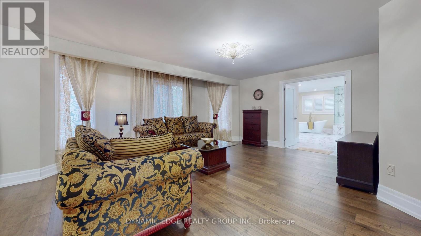 5351 Forest Ridge Drive E, Mississauga, Ontario  L5M 5B4 - Photo 19 - W12481106