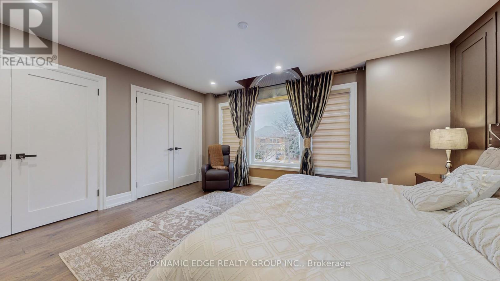 5351 Forest Ridge Drive E, Mississauga, Ontario  L5M 5B4 - Photo 27 - W12481106