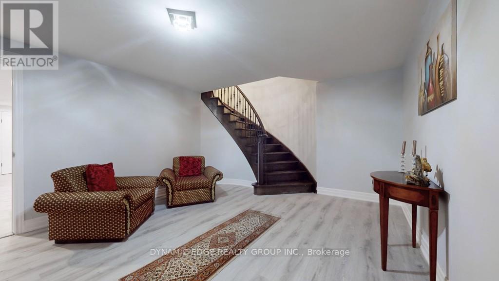 5351 Forest Ridge Drive E, Mississauga, Ontario  L5M 5B4 - Photo 33 - W12481106